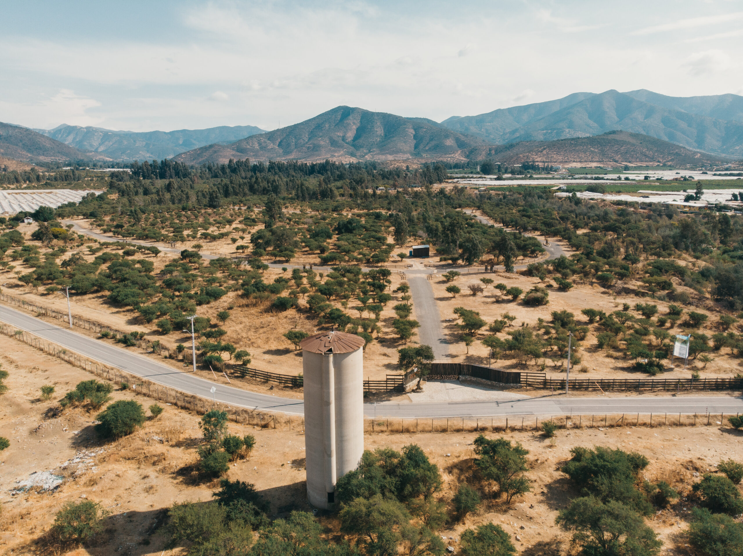 Vista aérea de los terrenos y cerros de Lliu Lliu